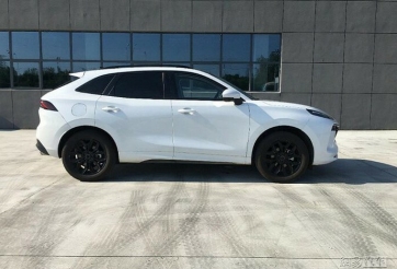 Cận cảnh xe 'Tàu' Dongfeng Fengxing T5 EVO mới nhái Maserati